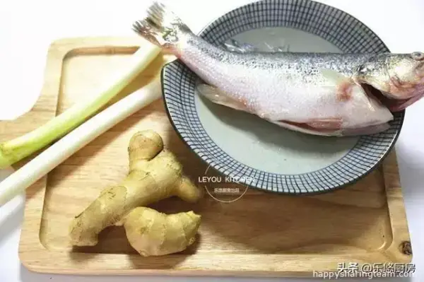 魚這個做法最好吃！教你清蒸魚的做法，鮮嫩好吃原汁原味！