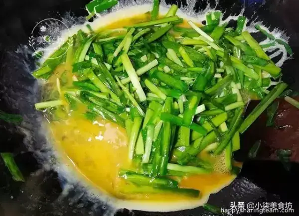 韭菜炒雞蛋的做法，做法簡單！好吃的停不下來！