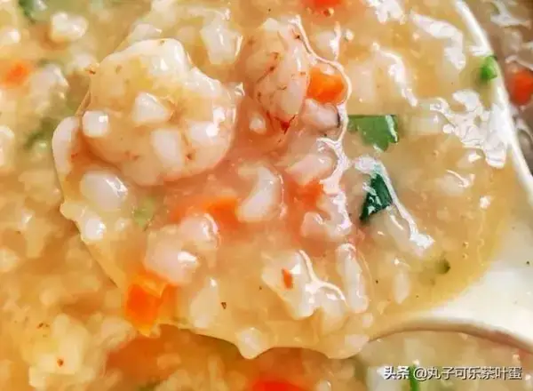 鮮蔬蝦仁粥，鮮美可口的粥，做法非常簡單
