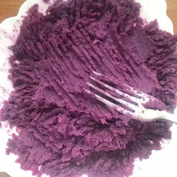椰蓉紫薯糯米糍，椰香四溢，軟嫩好吃