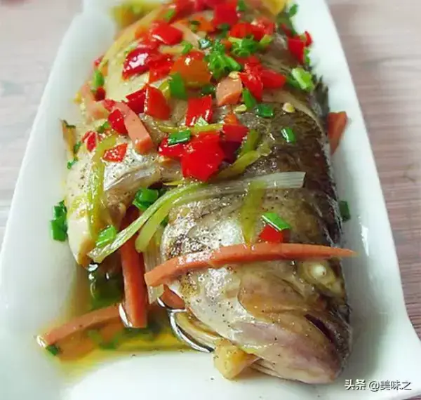 16道清蒸鱸魚的做法，鱸魚鮮嫩美味，營養又健康