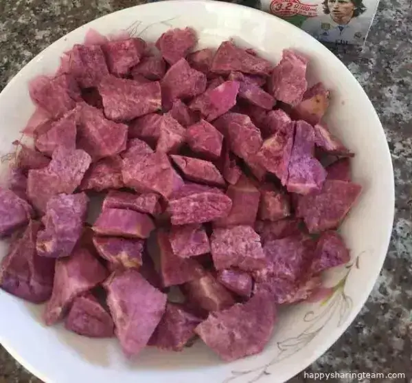 紫薯用來做千層糕，太好吃了，做法也很簡單！