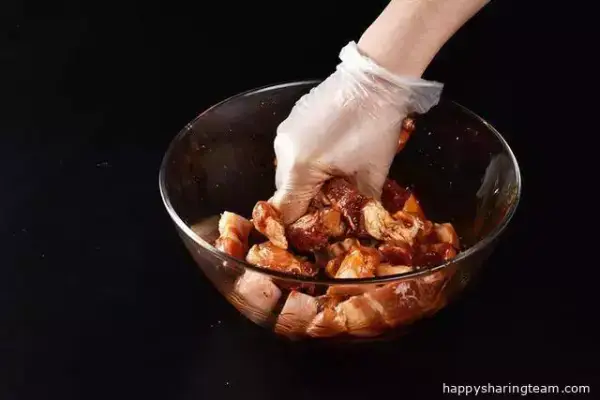 鹹蛋黃肉粽的做法，自己做的乾淨衛生，不用到外面買了！