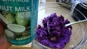 紫薯別再蒸著吃了，教你紫薯餅的做法，外酥內軟滿口香！