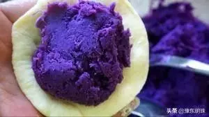 紫薯別再蒸著吃了，教你紫薯餅的做法，外酥內軟滿口香！