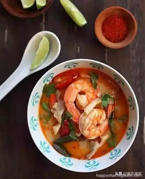 泰式冬陰功湯的做法，香辣酸甜開胃，非常好吃！