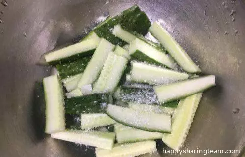 涼拌醬黃瓜這樣做，開胃爽口非常簡單！