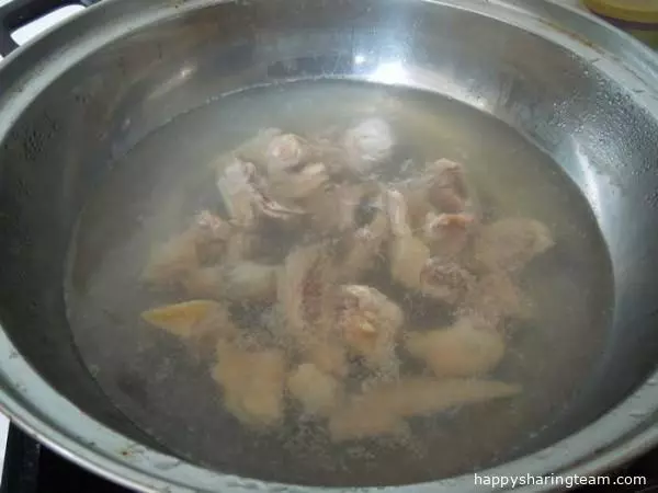 海底椰蟲草花燉雞湯，做法簡單營養美味，快試試吧！