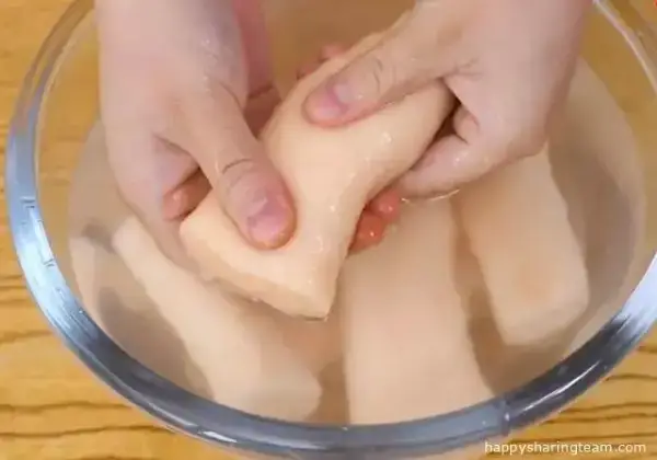 傳統自製蝦餅，自己在家做，鮮香酥脆，比買的好吃