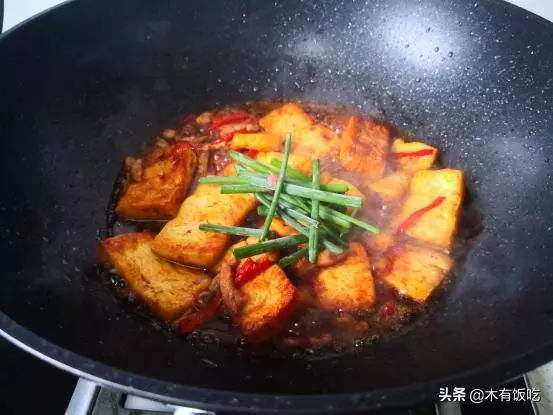 紅燒豆腐的做法，一口接著一口，非常下飯