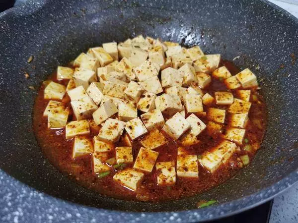 麻婆豆腐的做法，豆腐鮮嫩美味，非常下飯