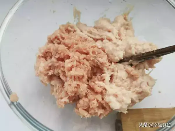 香菇豬肉包的做法，皮薄餡大，不用到外面買了