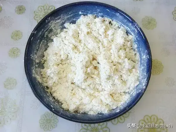 韭菜雞蛋包的做法，白嫩暄軟，非常好吃