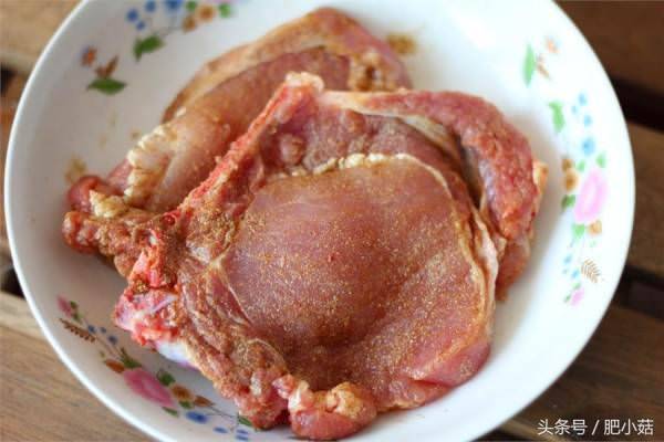 炸豬排的做法，外皮酥脆可口，做法簡單又好吃！