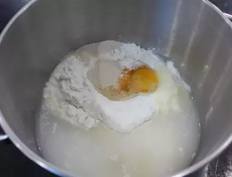 炸油條的做法，不加酵母不加小蘇打，非常簡單，在家就能做，個個香酥蓬鬆