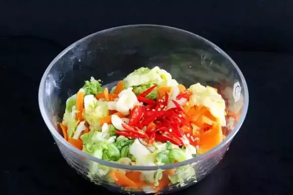 開胃泡菜的做法，泡一夜就能吃，方法簡單