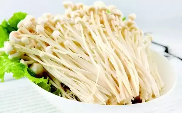 韭菜炒金針菇的做法，提高智力，越吃越瘦 