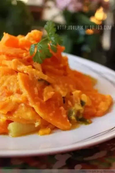 鹹蛋黃炒南瓜的詳細做法，簡單又下飯