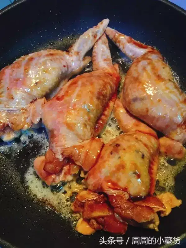 雞翅包飯的做法，自己做烤的煎的都美味，有肉有飯好滿足