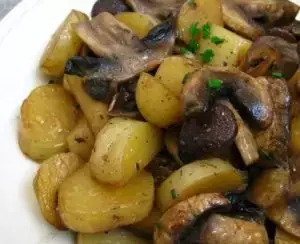 5種家裡常見到的罐頭蘑菇簡易料理，誰都可以駕馭