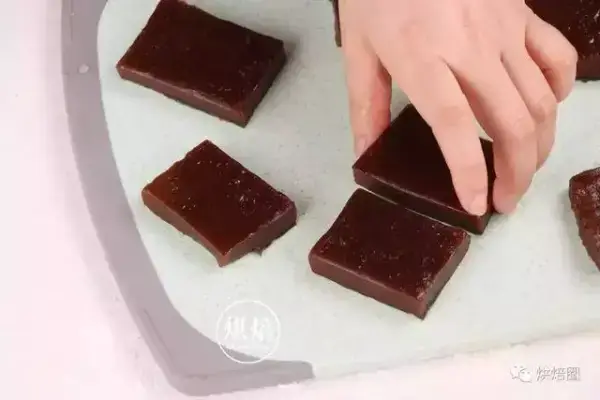 最簡單的紅糖年糕做法，只要一片就讓你想起家鄉的味道！