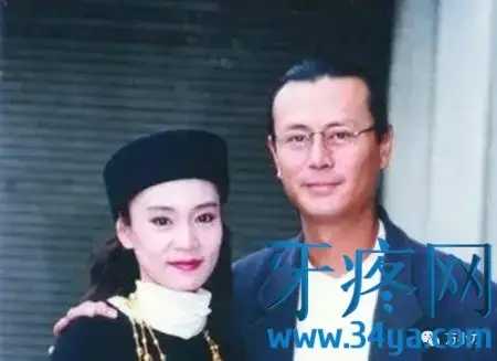 63歲了還不安生！老戲骨劉雪華被曝驚天醜聞，上億忠實影迷怒罵：「你對得起死去的丈夫嘛！」