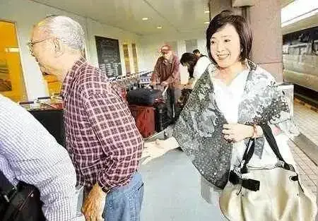 台灣最強小三，霸佔閨蜜老公31年賺百億，今71歲活成這樣太震驚！